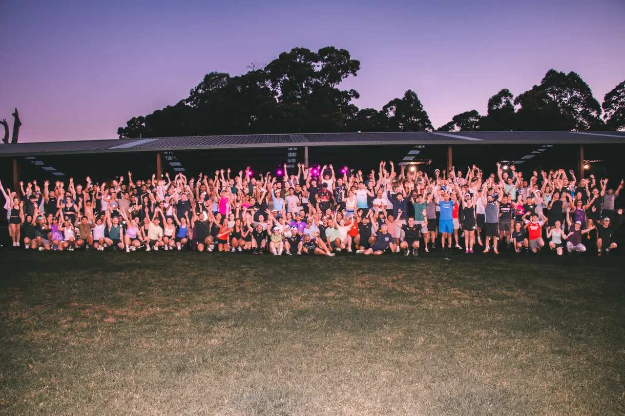 Hills Run Club at HRC Night Run x Sydney Thunder